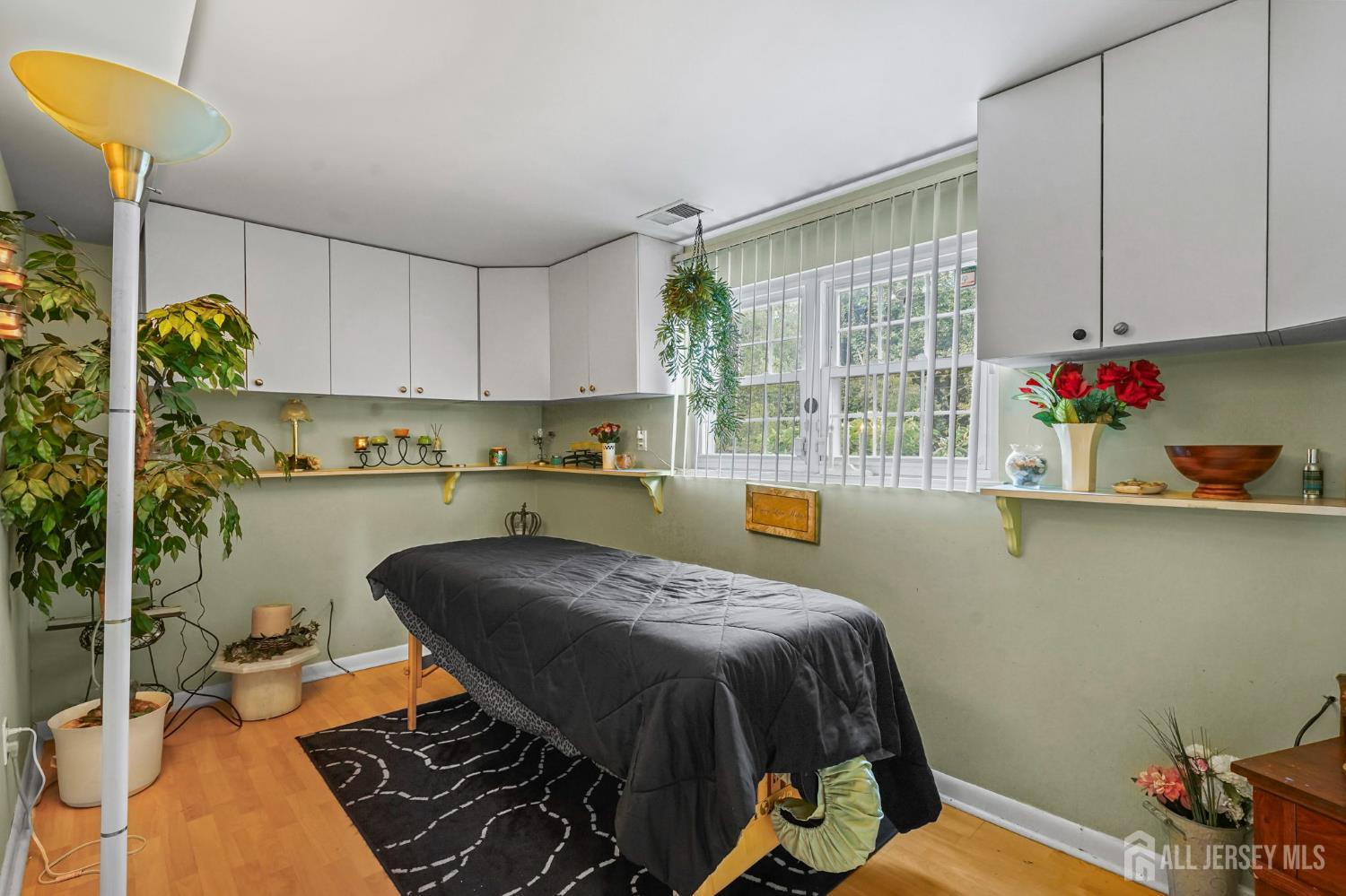 196 Marsh Avenue Metuchen NJ 08840