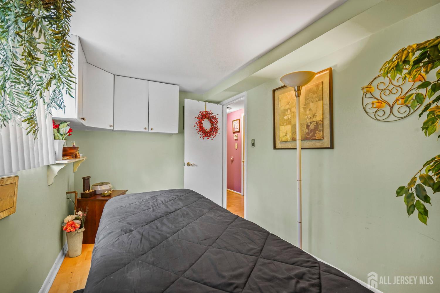 196 Marsh Avenue Metuchen NJ 08840