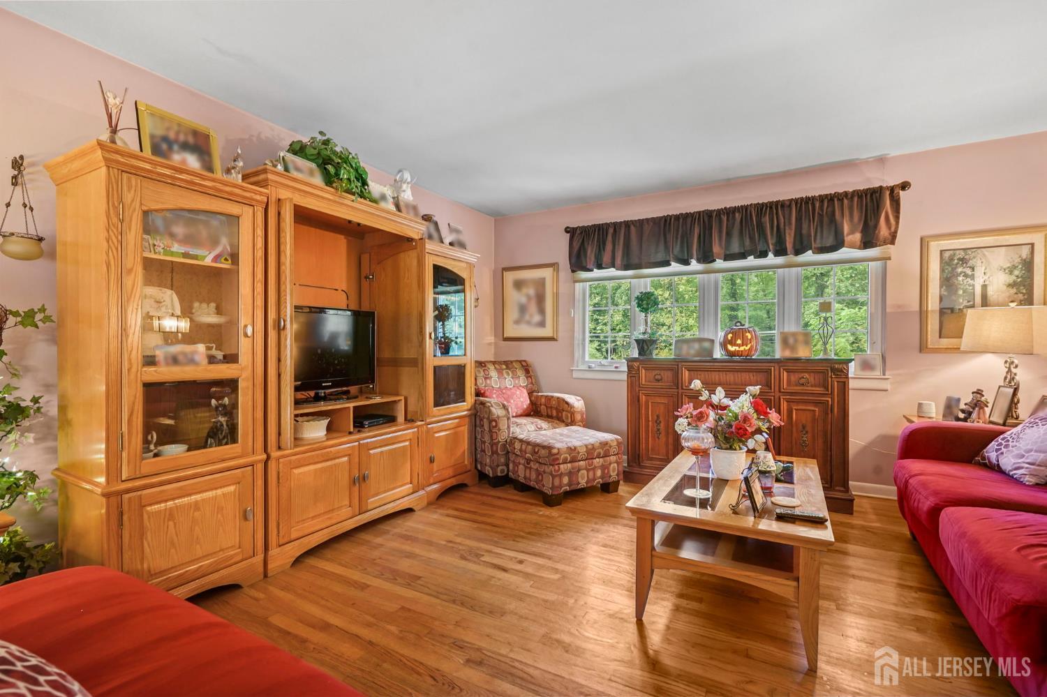 196 Marsh Avenue Metuchen NJ 08840