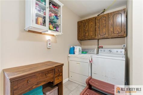 10 Helen Court Piscataway NJ 08854