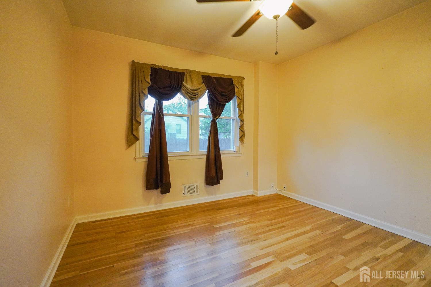 3 E Charles Court Edison NJ 08820