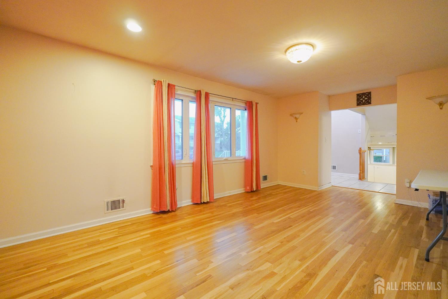 3 E Charles Court Edison NJ 08820