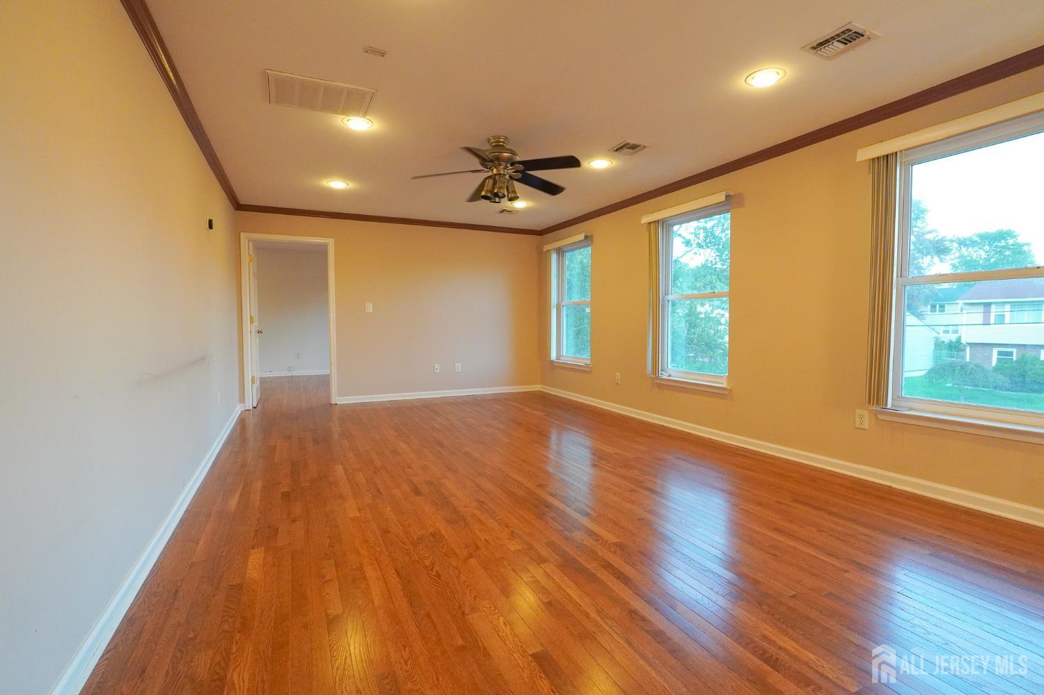 3 E Charles Court Edison NJ 08820