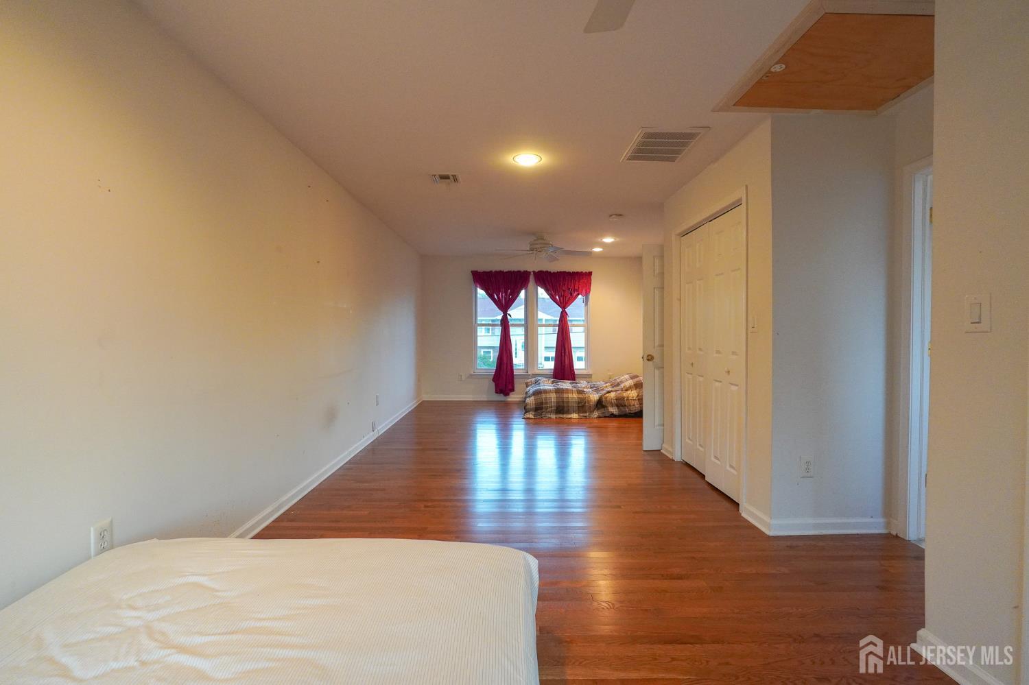 3 E Charles Court Edison NJ 08820