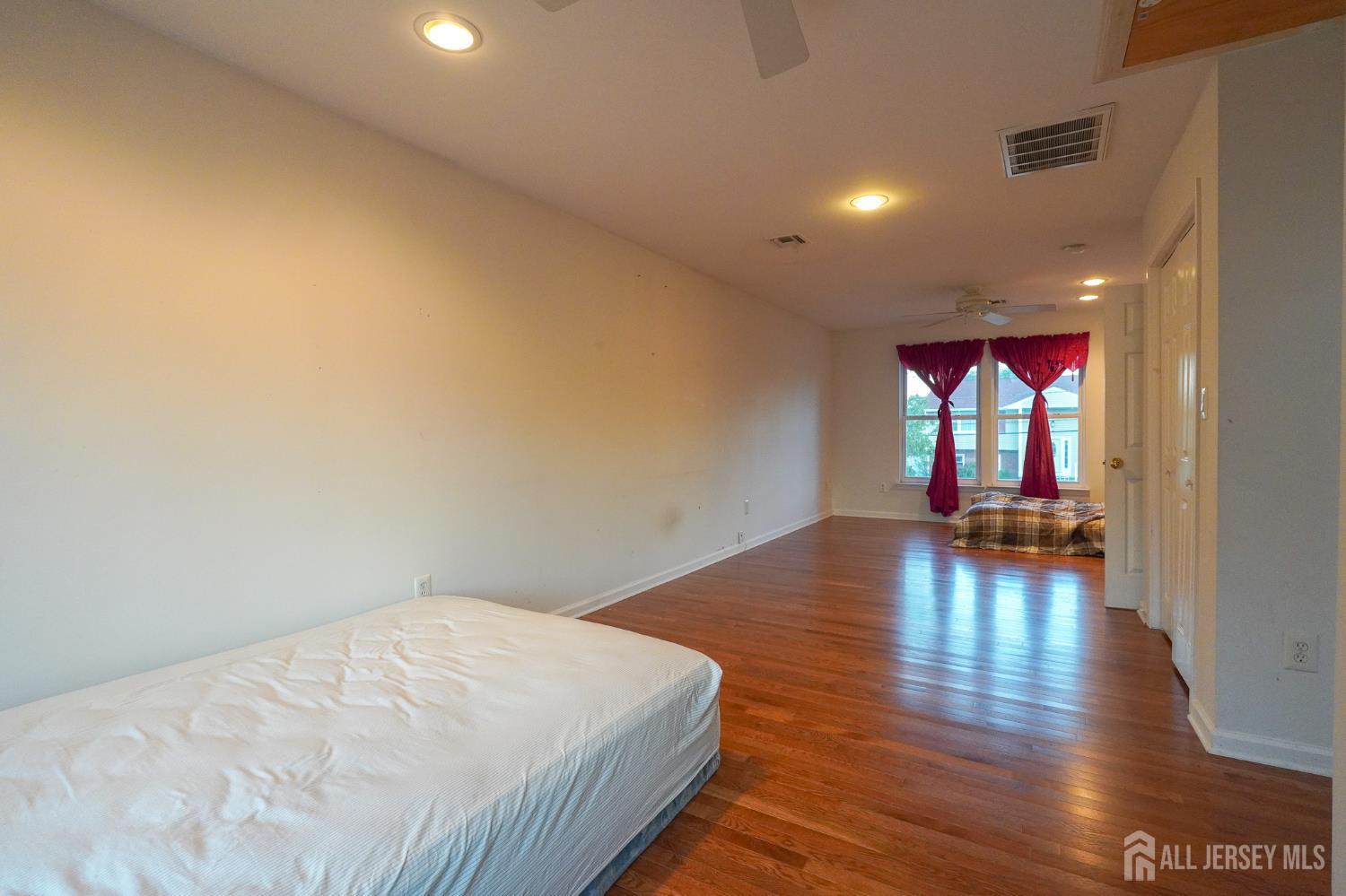 3 E Charles Court Edison NJ 08820