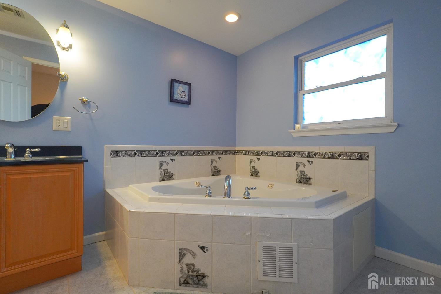 3 E Charles Court Edison NJ 08820