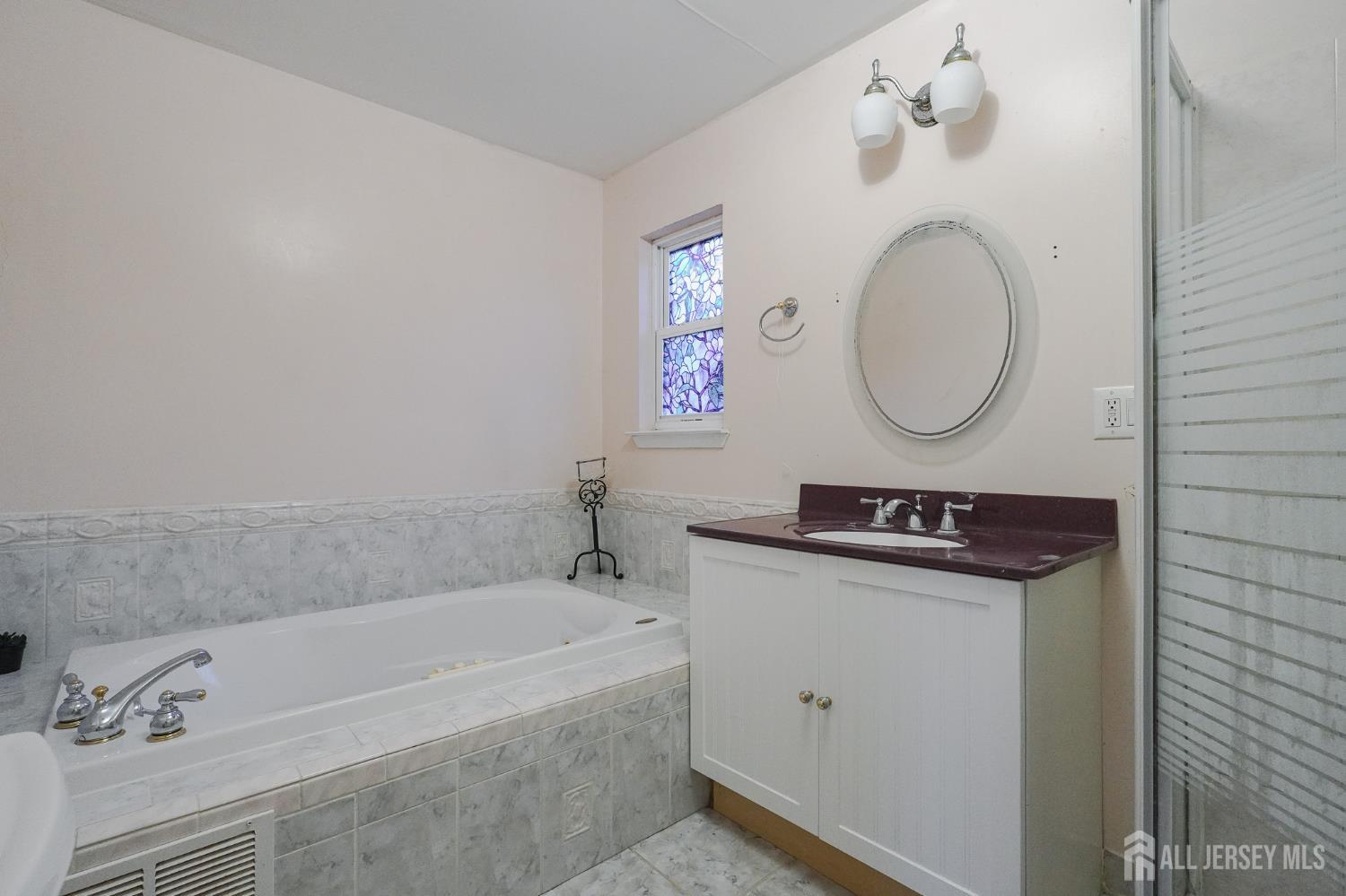 3 E Charles Court Edison NJ 08820