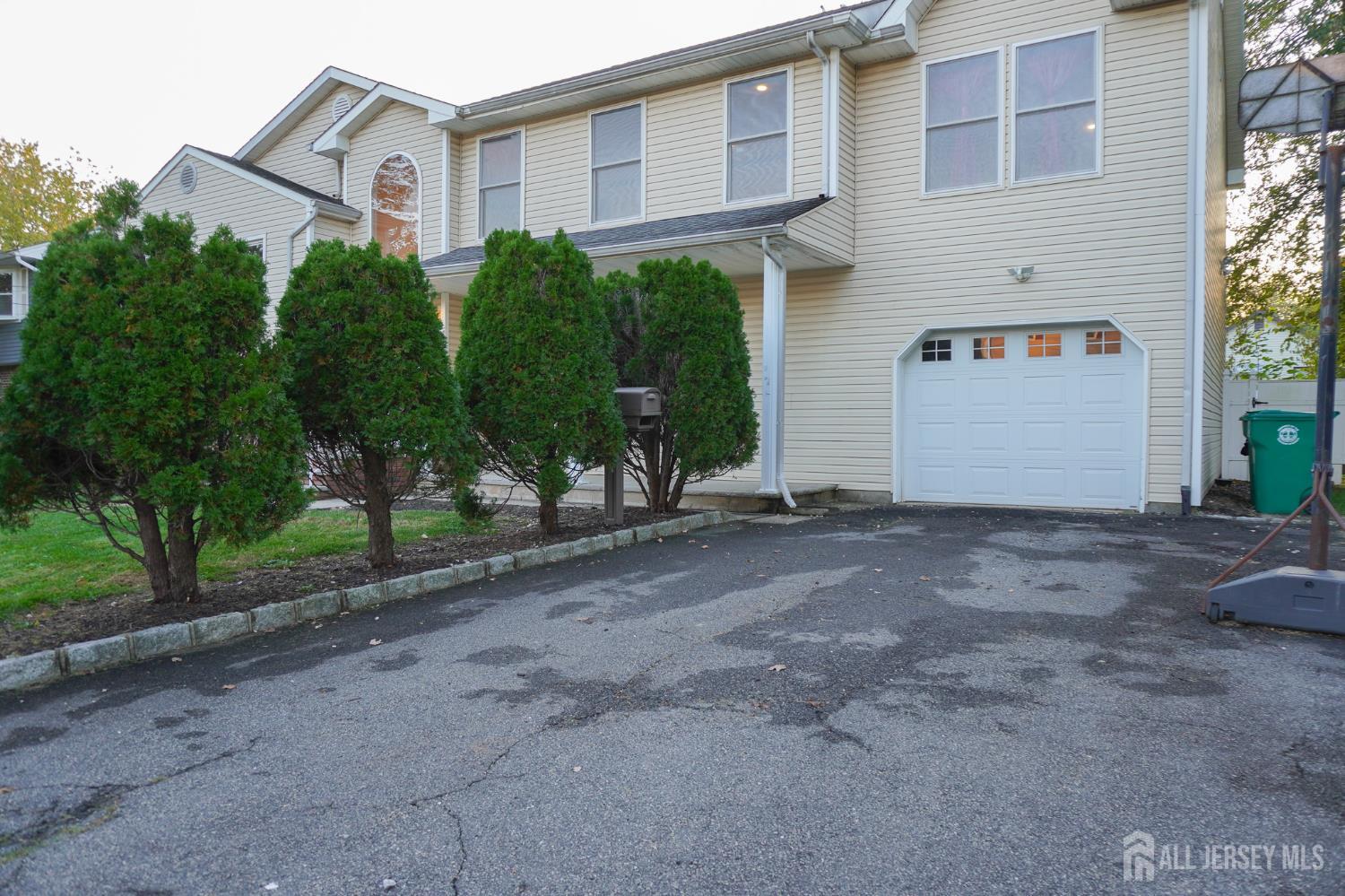 3 E Charles Court Edison NJ 08820