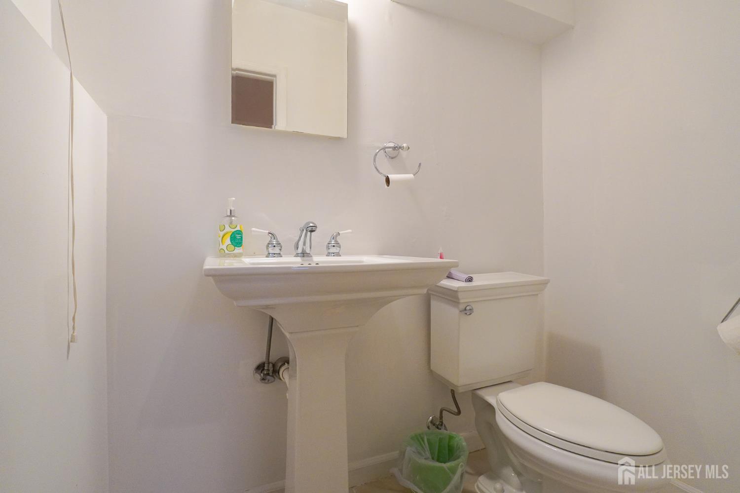 3 E Charles Court Edison NJ 08820
