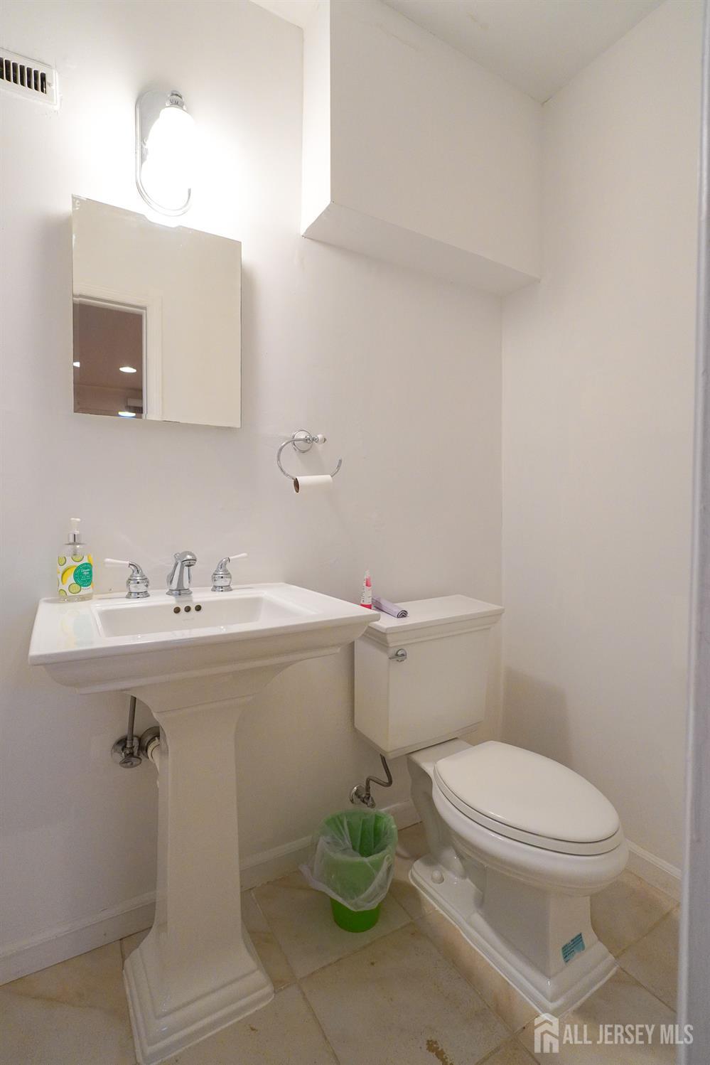 3 E Charles Court Edison NJ 08820