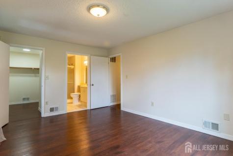 372 Lancaster Court Piscataway NJ 08854