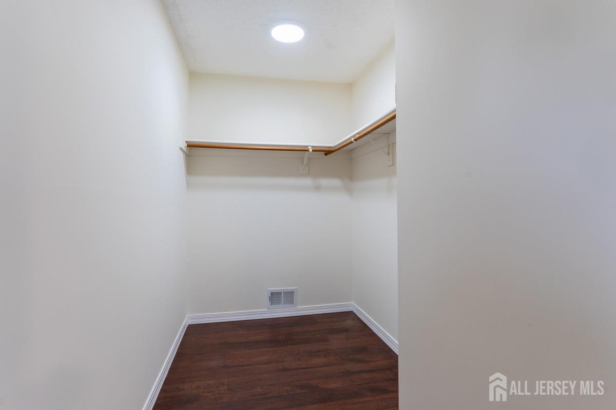372 Lancaster Court Piscataway NJ 08854