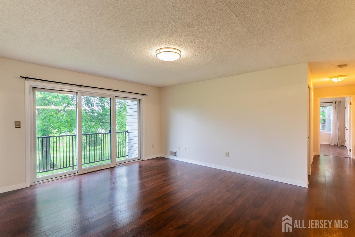 372 Lancaster Court Piscataway NJ 08854