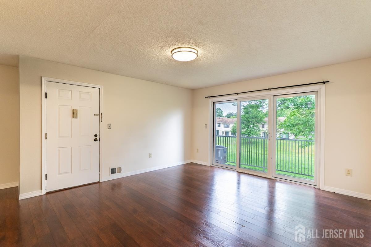 372 Lancaster Court Piscataway NJ 08854