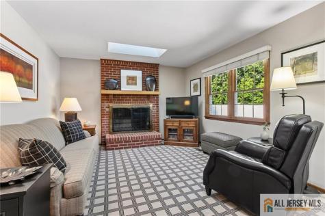 4 Van Loan Avenue Sayreville NJ 08872