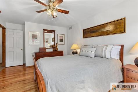 4 Van Loan Avenue Sayreville NJ 08872