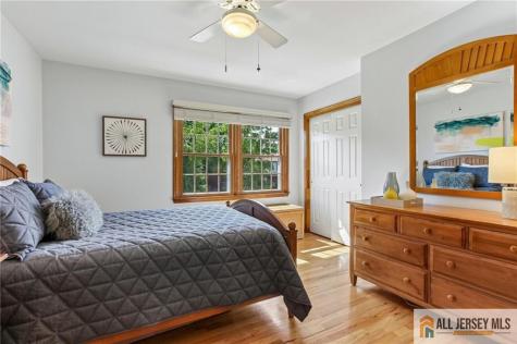 4 Van Loan Avenue Sayreville NJ 08872