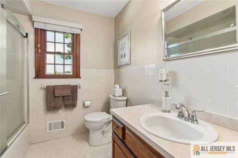 4 Van Loan Avenue Sayreville NJ 08872