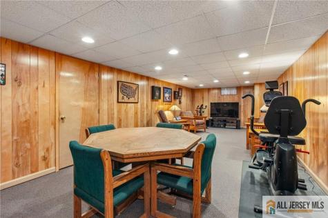 4 Van Loan Avenue Sayreville NJ 08872