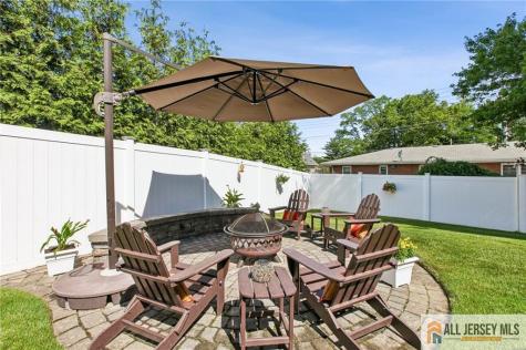 4 Van Loan Avenue Sayreville NJ 08872