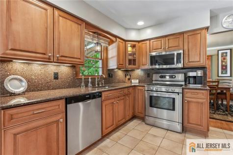 4 Van Loan Avenue Sayreville NJ 08872