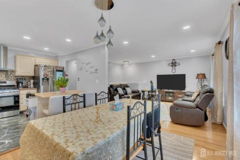 6 Ives Court Monroe NJ 08831