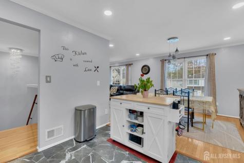 6 Ives Court Monroe NJ 08831