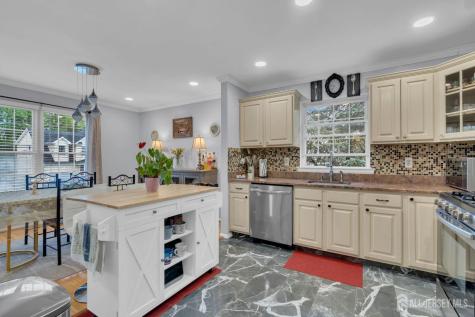 6 Ives Court Monroe NJ 08831