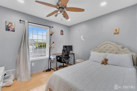 6 Ives Court Monroe NJ 08831