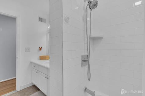 6 Ives Court Monroe NJ 08831