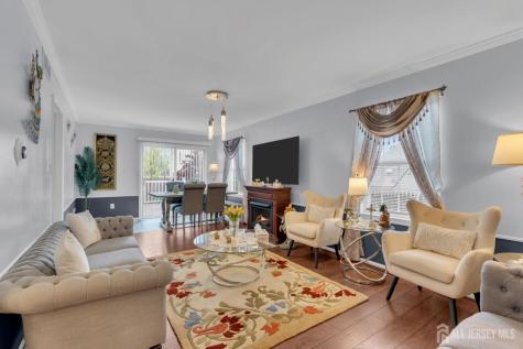 6 Ives Court Monroe NJ 08831