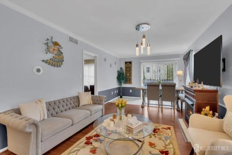6 Ives Court Monroe NJ 08831