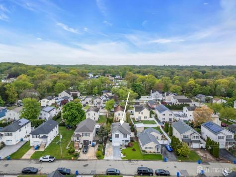 6 Ives Court Monroe NJ 08831