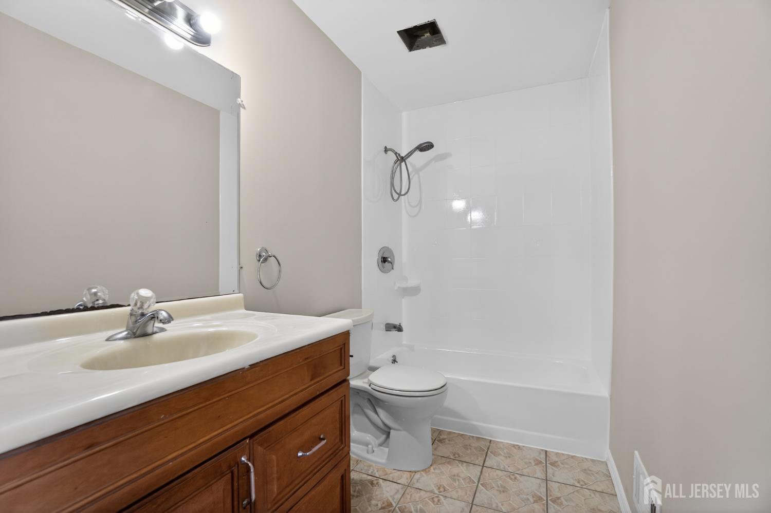 21 Ash Road Middlesex NJ 08817