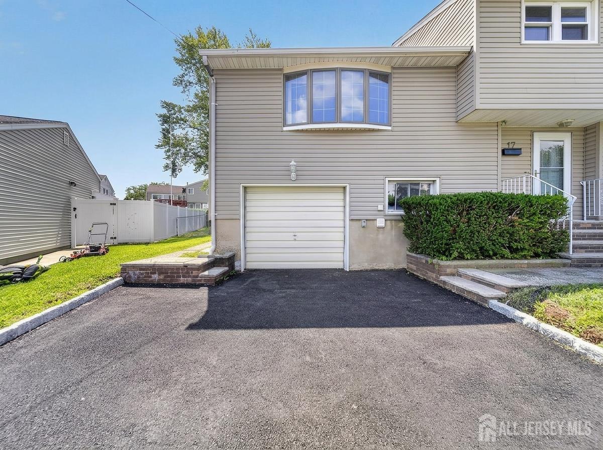 17 Wedgewood Drive Carteret NJ 07008