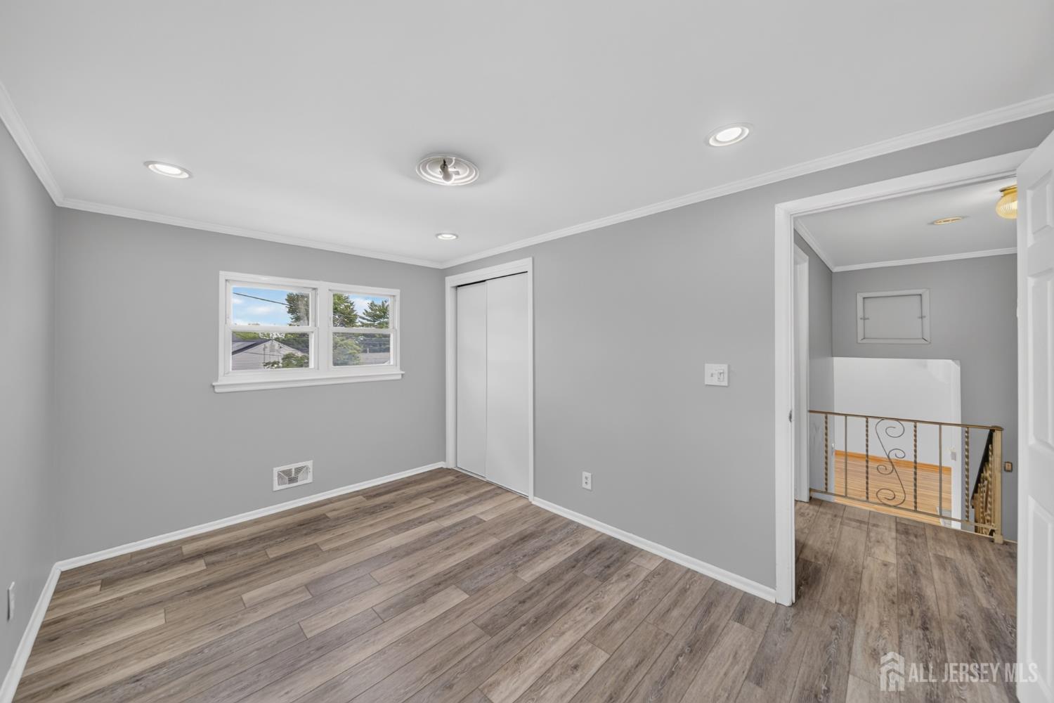 17 Wedgewood Drive Carteret NJ 07008