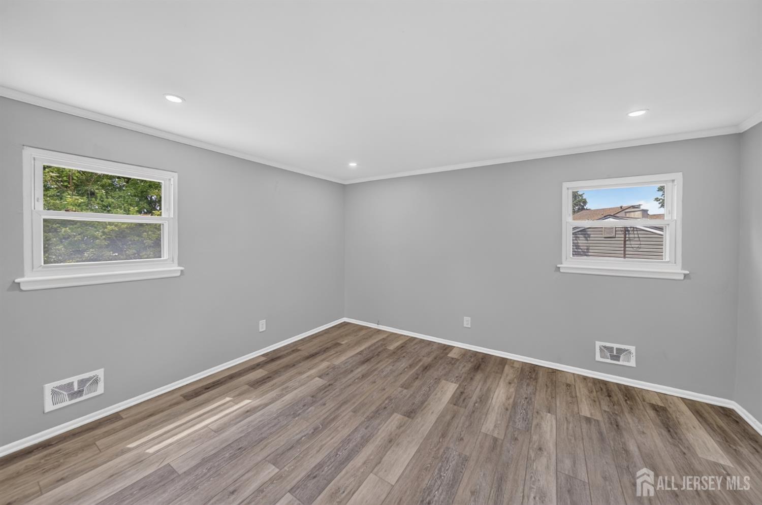 17 Wedgewood Drive Carteret NJ 07008