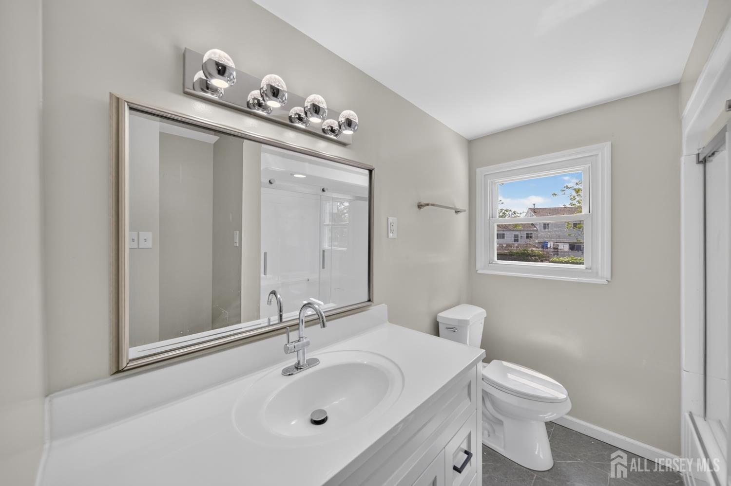 17 Wedgewood Drive Carteret NJ 07008