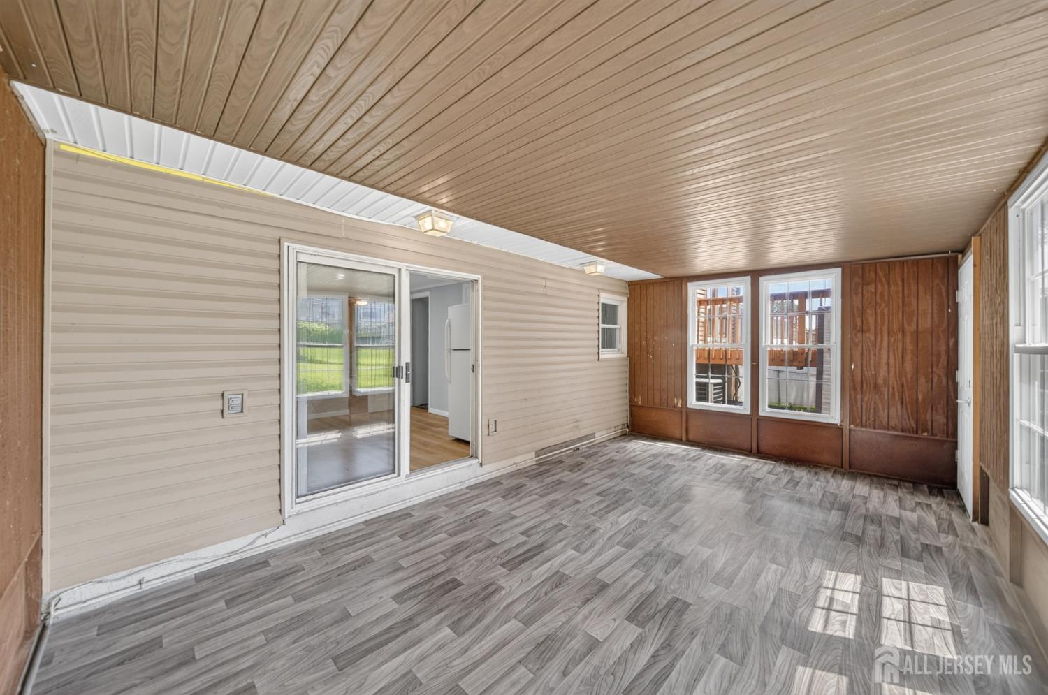 17 Wedgewood Drive Carteret NJ 07008