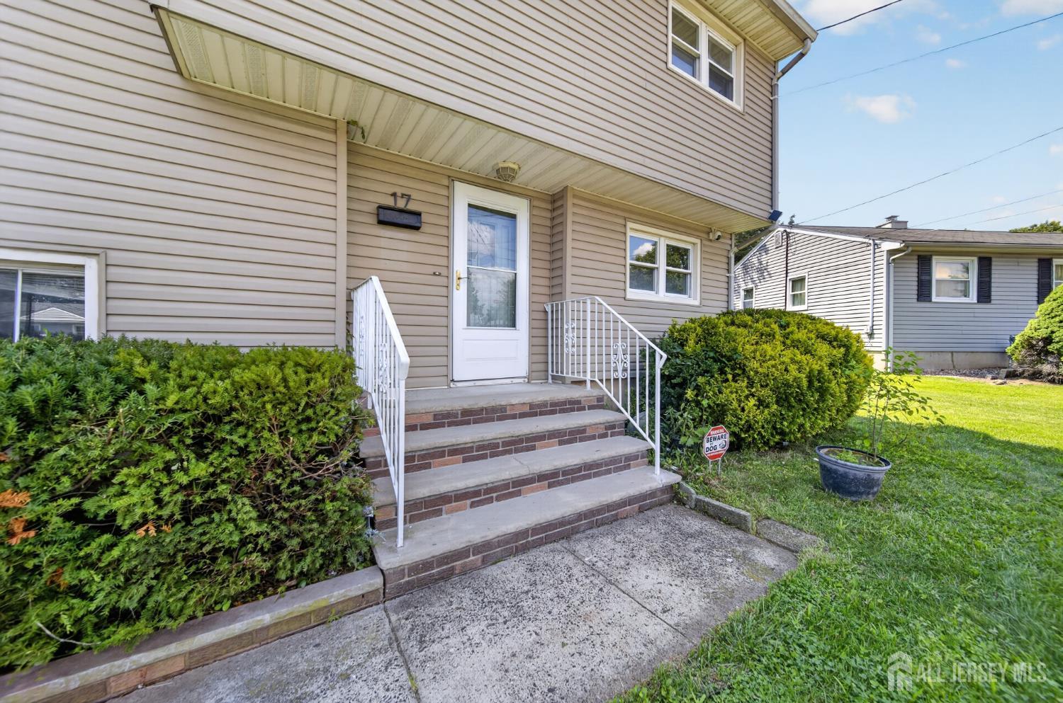17 Wedgewood Drive Carteret NJ 07008