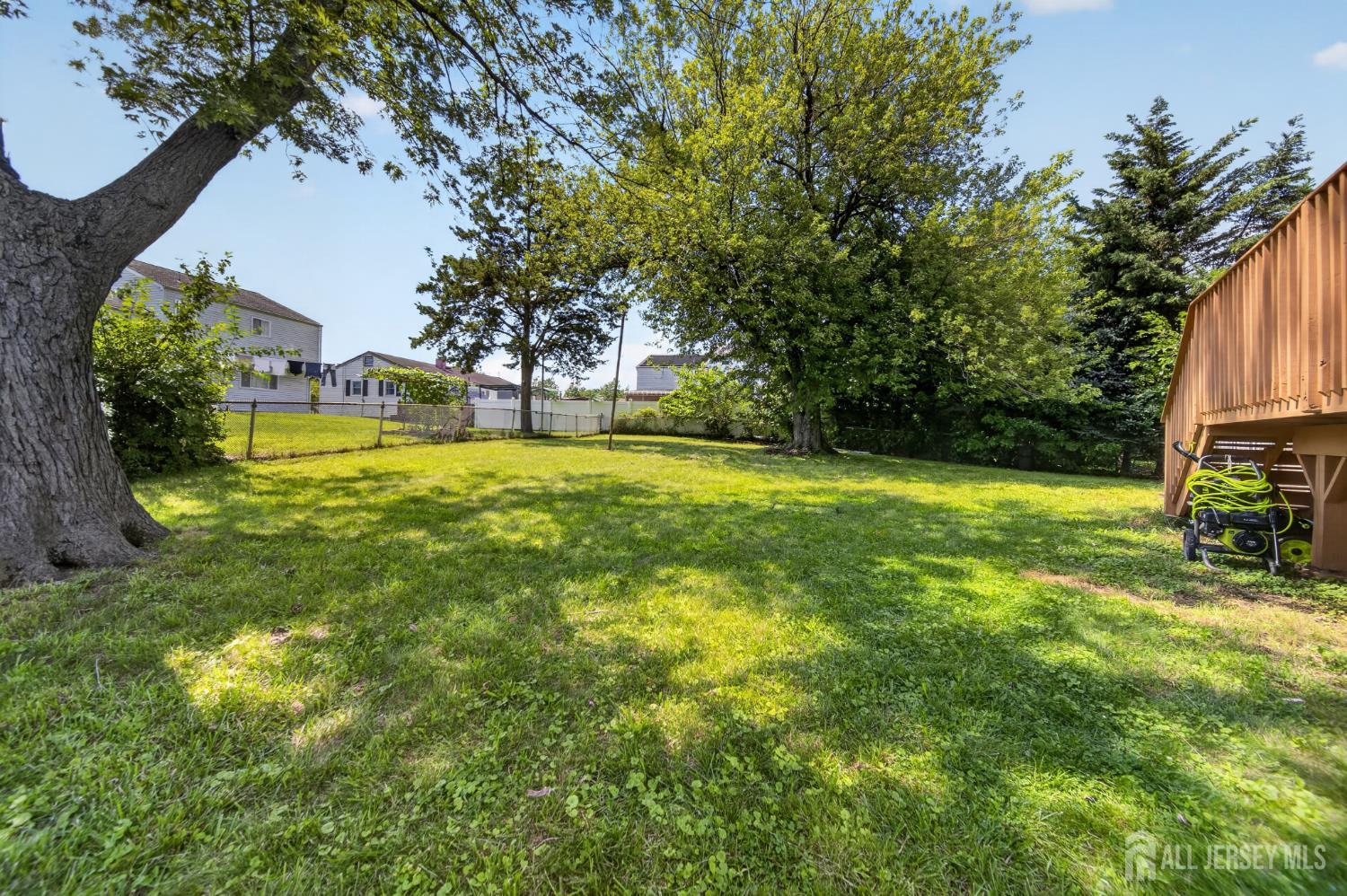 17 Wedgewood Drive Carteret NJ 07008