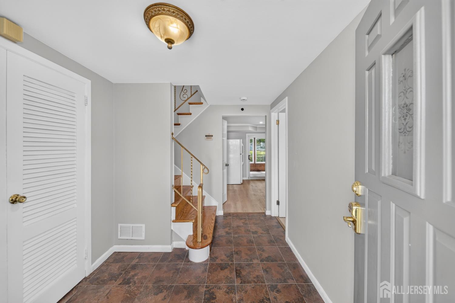 17 Wedgewood Drive Carteret NJ 07008
