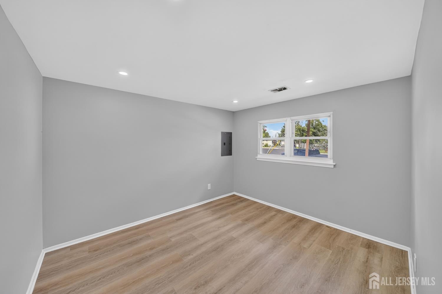17 Wedgewood Drive Carteret NJ 07008