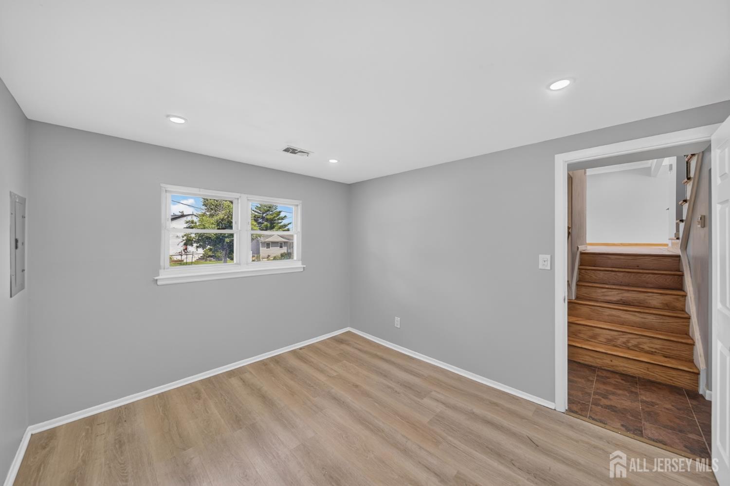 17 Wedgewood Drive Carteret NJ 07008