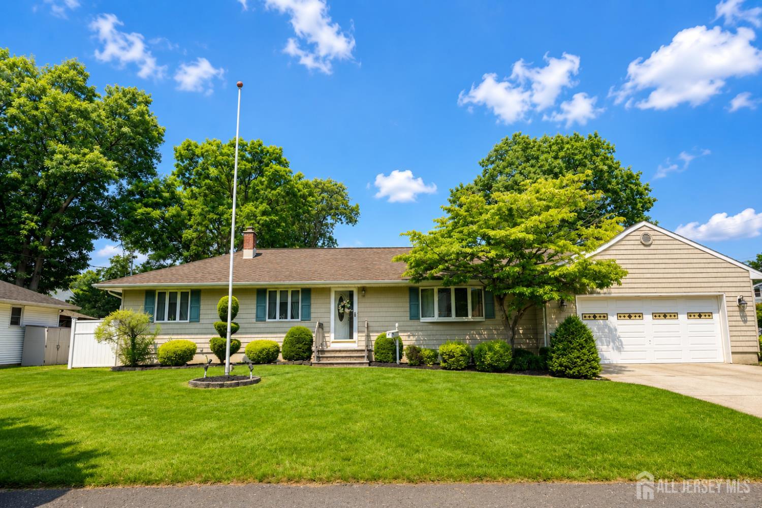 16 Ivy Place Monroe NJ 08831