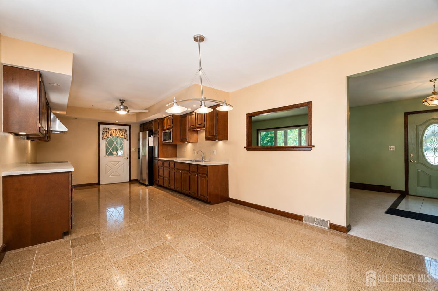 16 Ivy Place Monroe NJ 08831