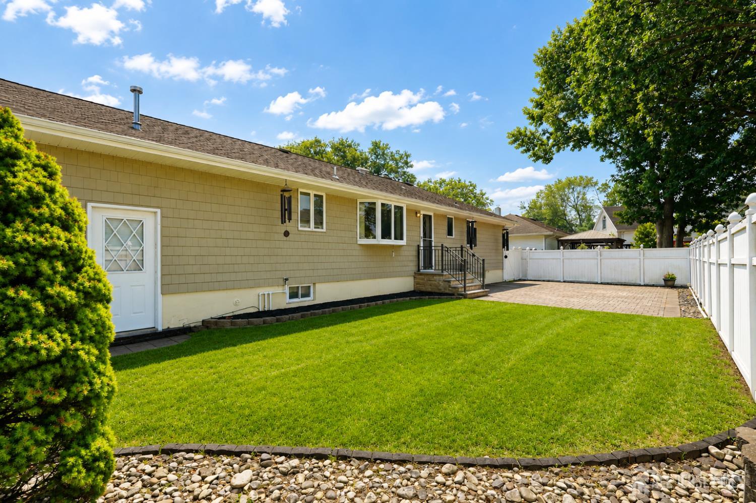16 Ivy Place Monroe NJ 08831