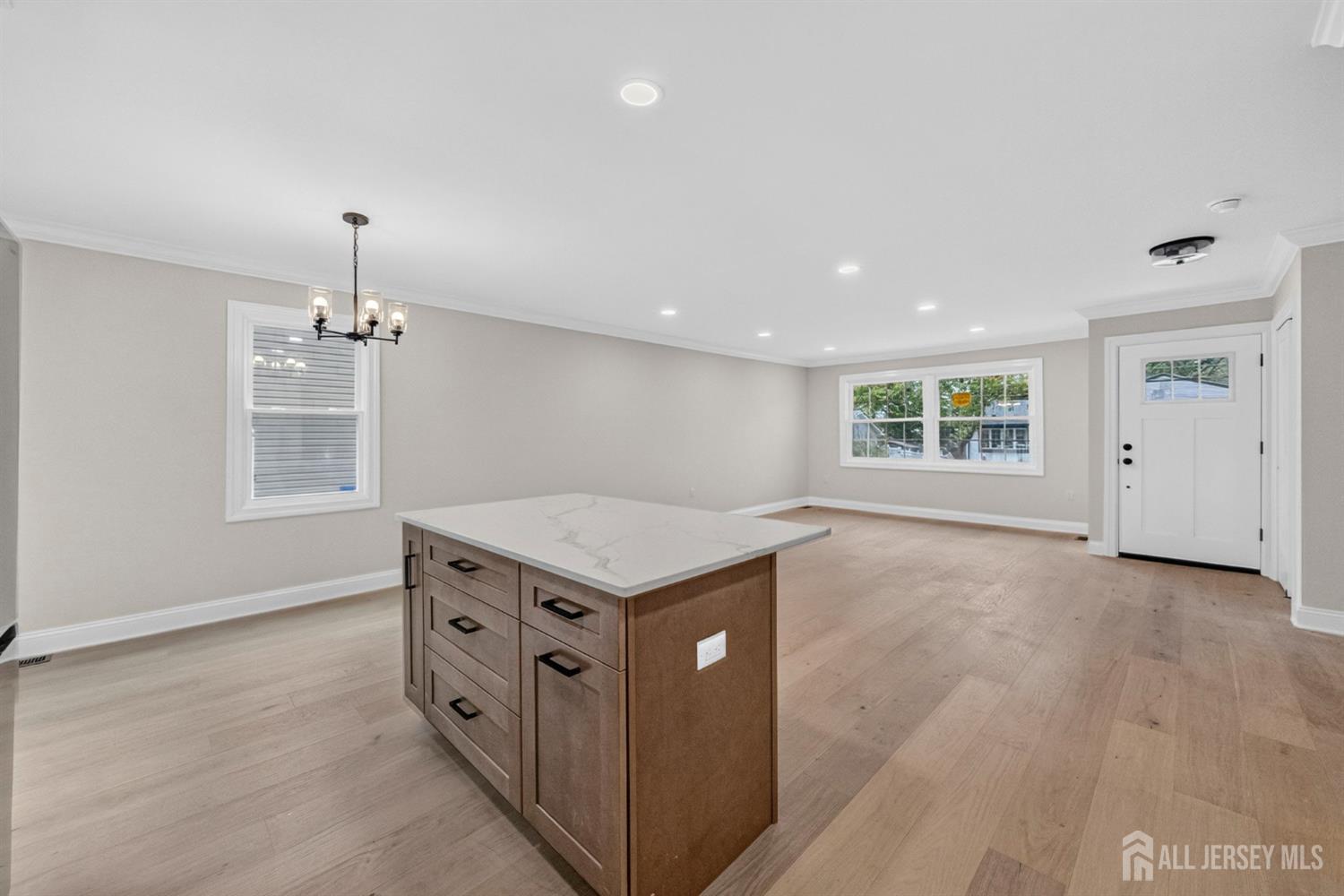 34 Larchmont Road Edison NJ 08837