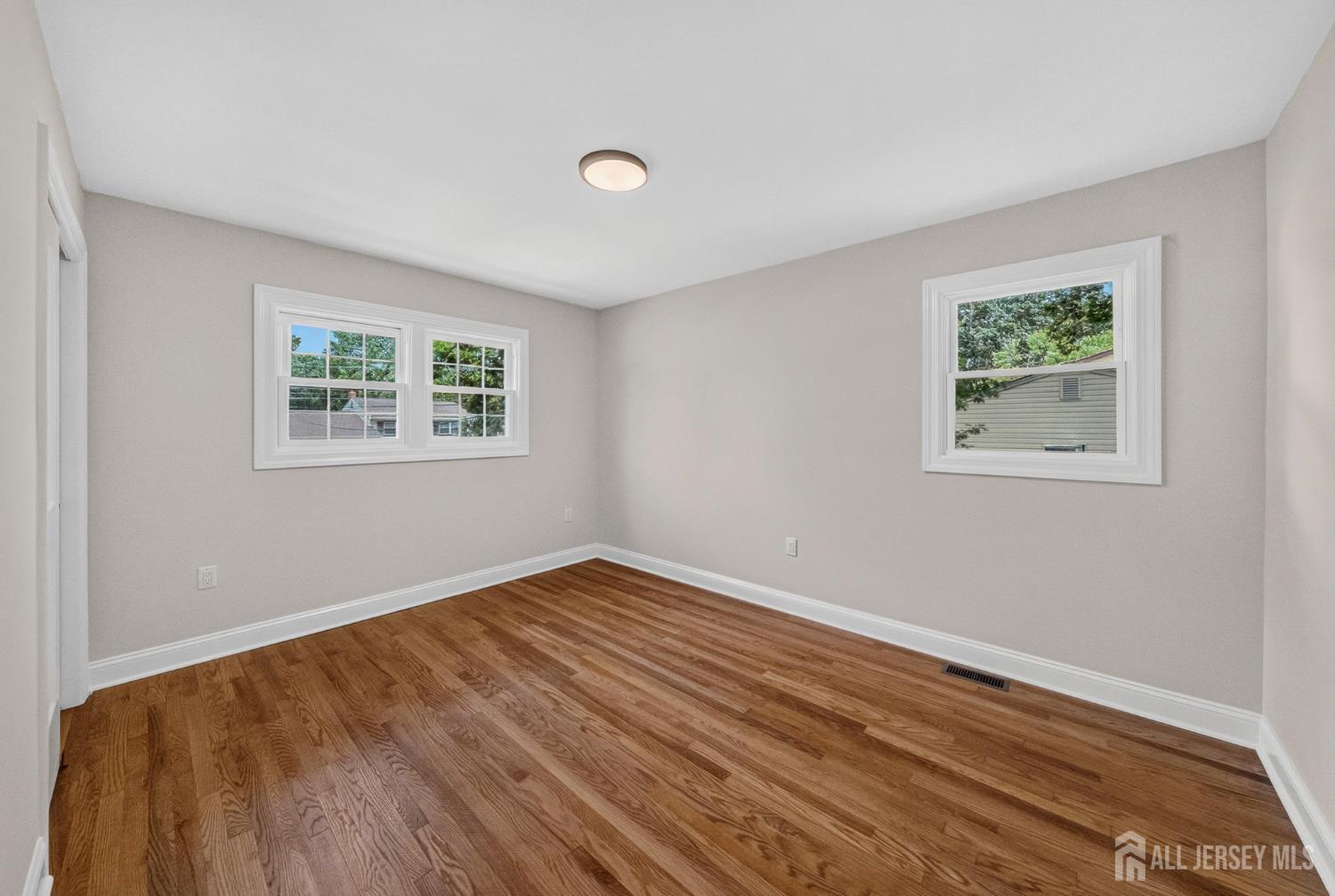 34 Larchmont Road Edison NJ 08837