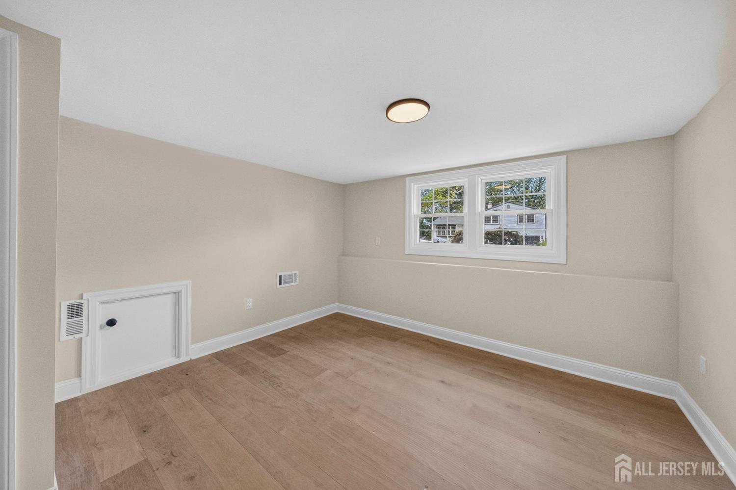 34 Larchmont Road Edison NJ 08837